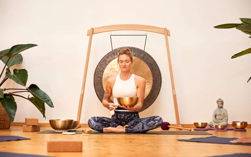 Singing Bowls Meditação e yoga com gongos